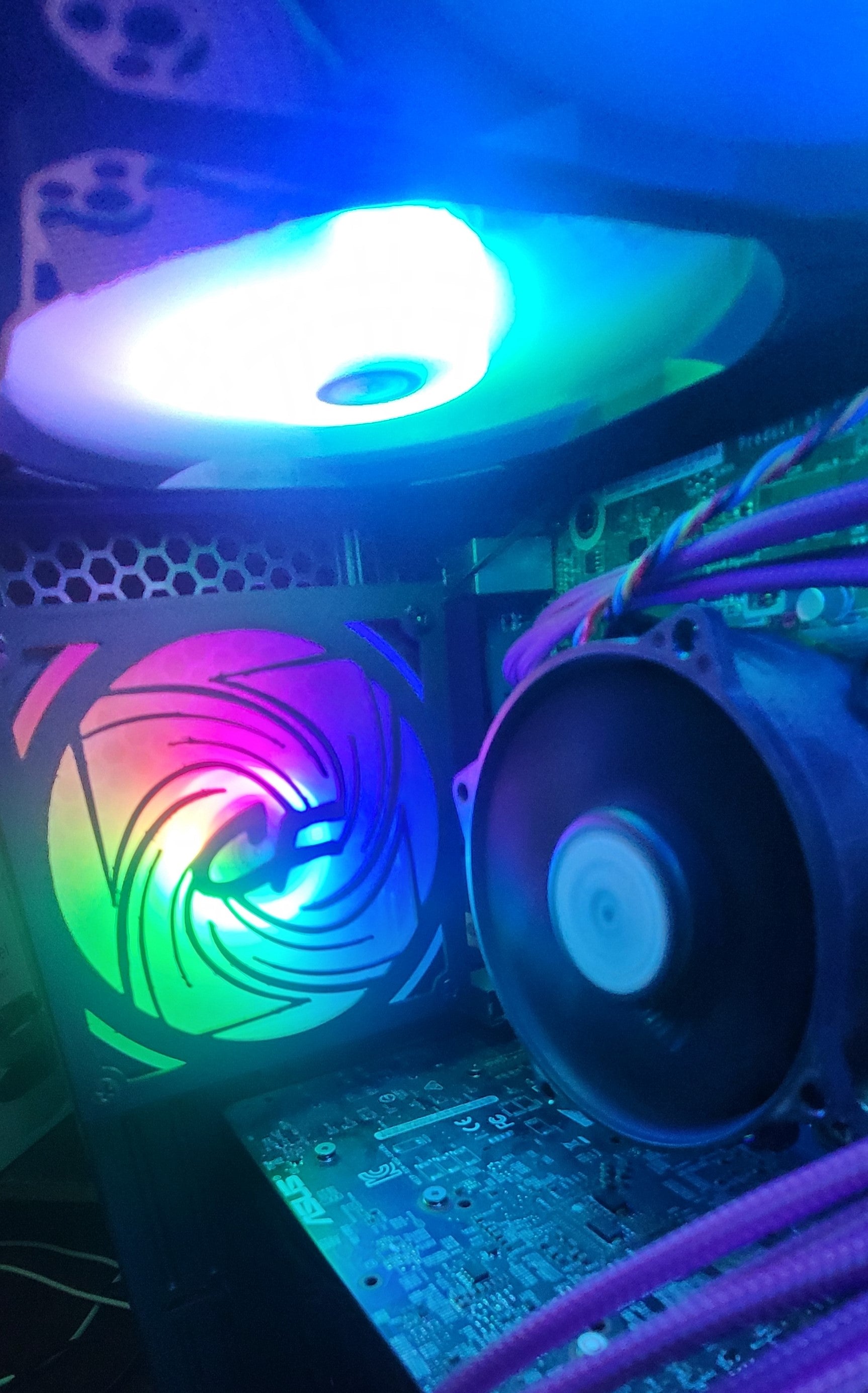 Compfans.com - Create the ultimate gaming pc